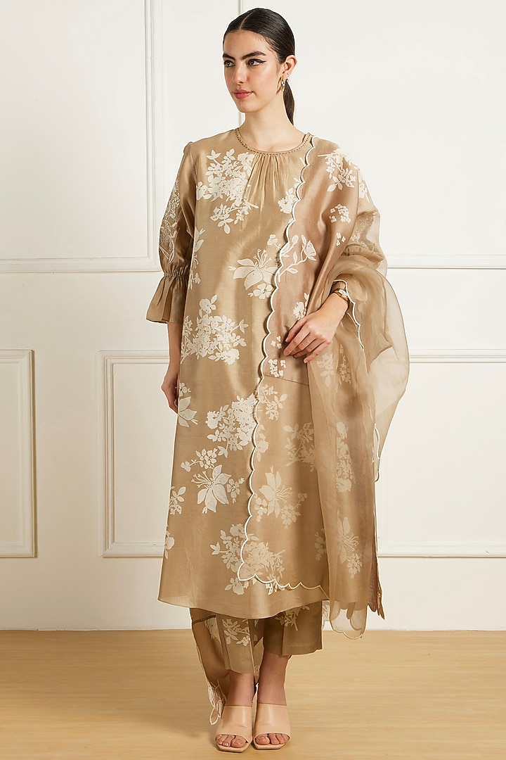 Beige Silk Chanderi Machine Embroidered & Printed Tunic Set by Arcvsh by Pallavi Singh at Pernia's Pop Up Shop