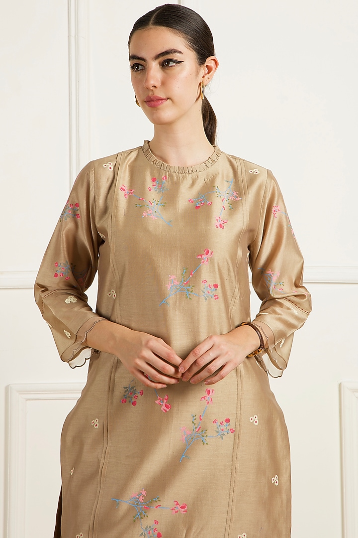 Beige Silk Chanderi Machine Embroidered & Printed Tunic Set by Arcvsh by Pallavi Singh at Pernia's Pop Up Shop