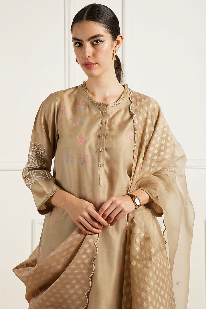 Beige Silk Chanderi Machine Embroidered & Printed Tunic Set by Arcvsh by Pallavi Singh at Pernia's Pop Up Shop