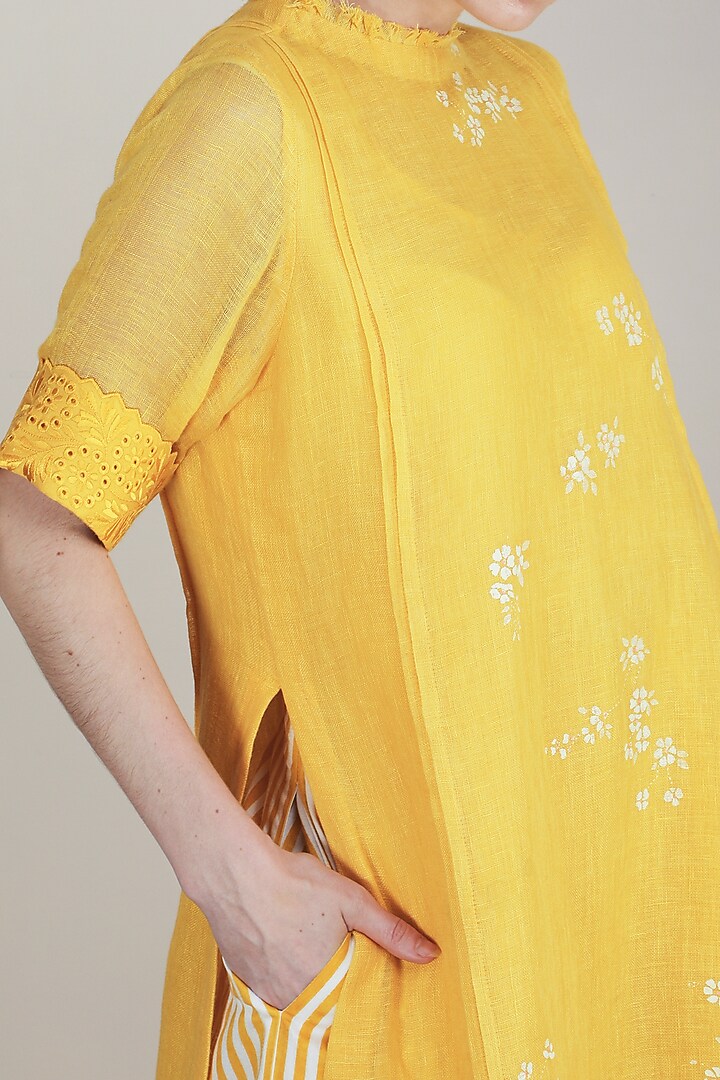 Yellow Linen Printed Tunic by Arcvsh by Pallavi Singh at Pernia's Pop Up Shop