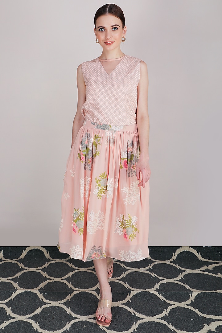 Rose Pink Machine Embroidered Skirt Set by Arcvsh by Pallavi Singh at Pernia's Pop Up Shop