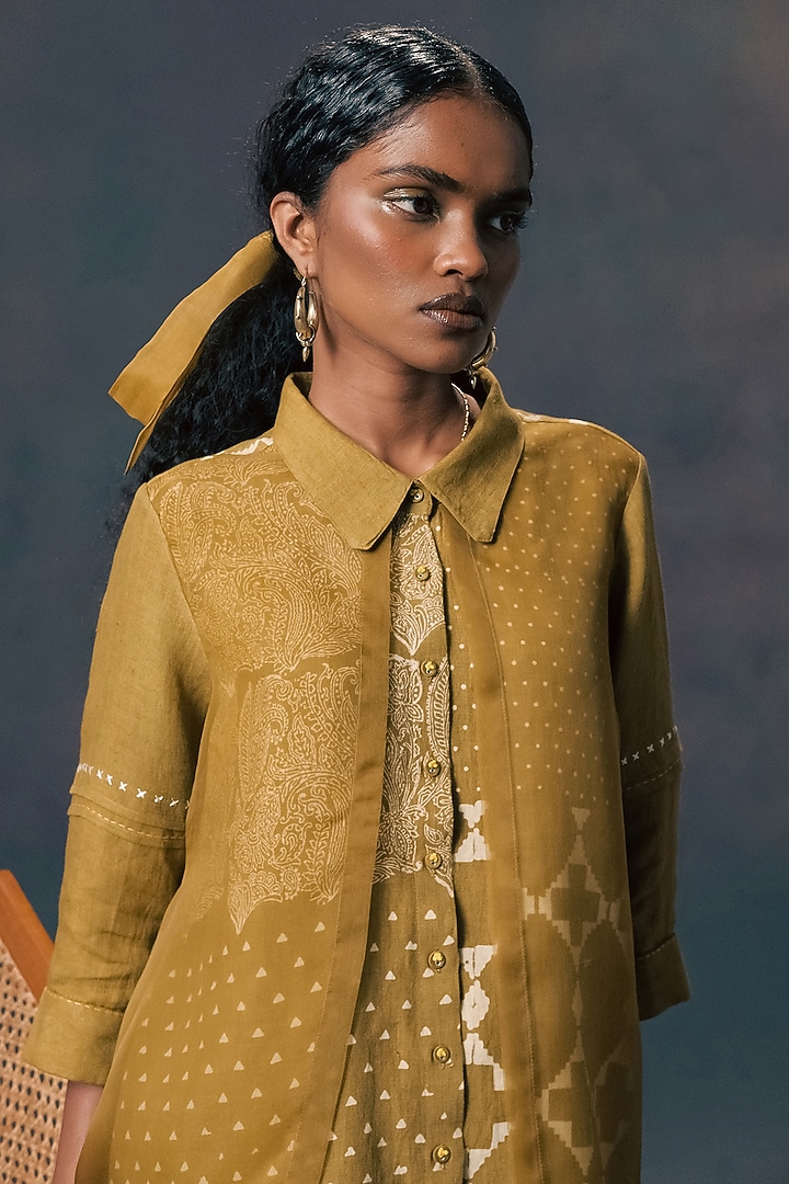 Moss Green Linen & Organza Printed Co-Ord Set by Arcvsh by Pallavi Singh at Pernia's Pop Up Shop