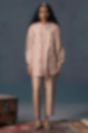 Mocha Mousse Mul Chanderi & Silk Chanderi Embroidered Co-Ord Set by Arcvsh by Pallavi Singh at Pernia's Pop Up Shop