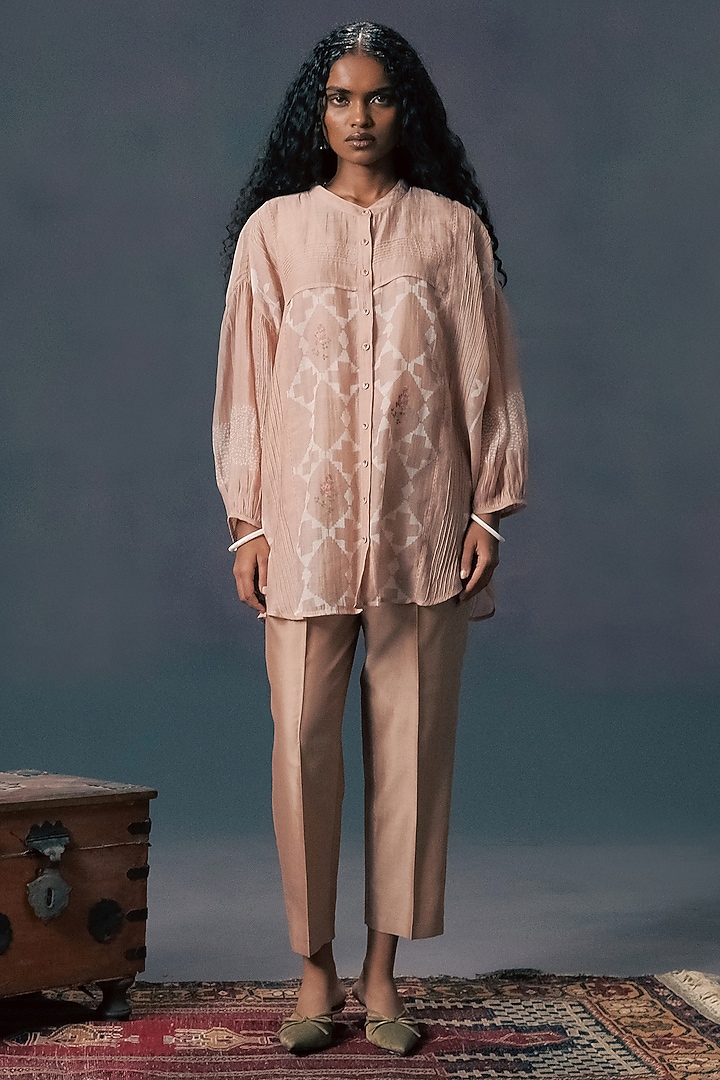 Mocha Mousse Mul Chanderi & Silk Chanderi Embroidered Co-Ord Set by Arcvsh by Pallavi Singh at Pernia's Pop Up Shop