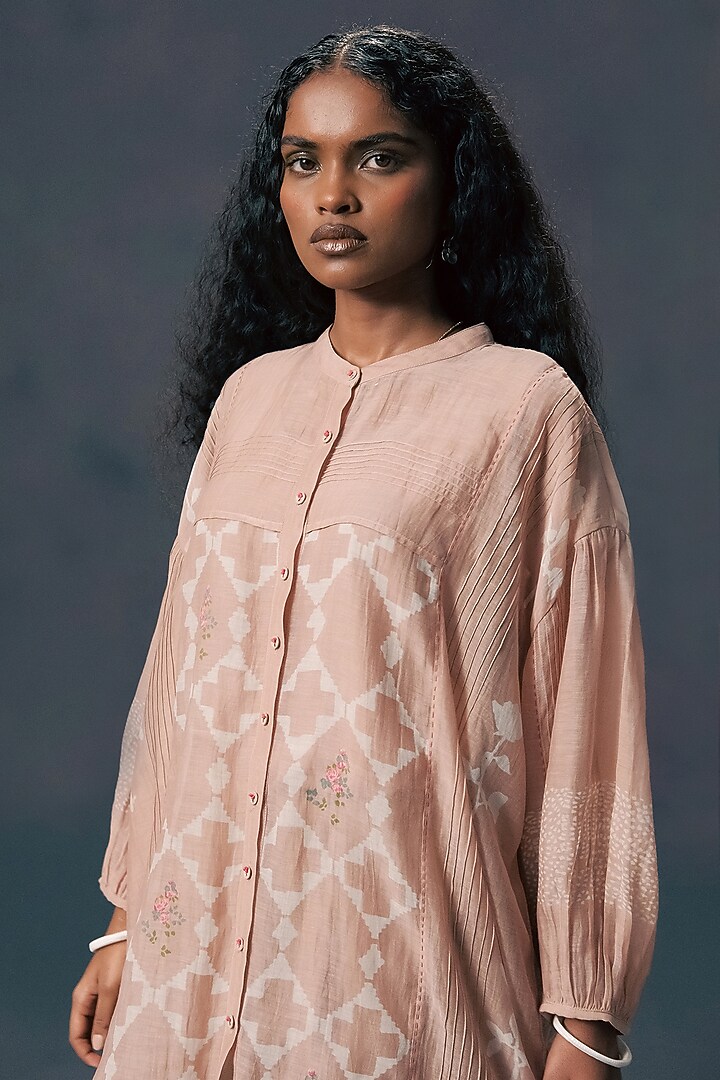 Mocha Mousse Mul Chanderi & Silk Chanderi Embroidered Co-Ord Set by Arcvsh by Pallavi Singh at Pernia's Pop Up Shop