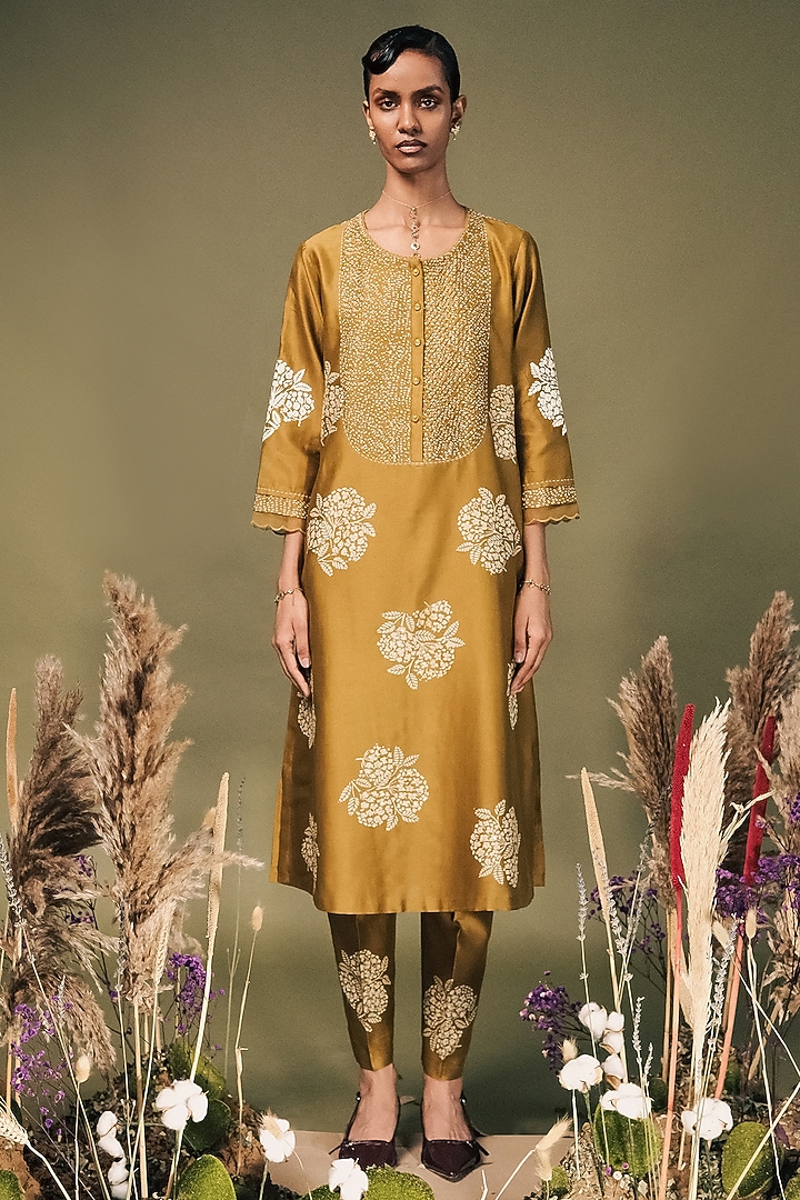 Moss Green Silk Chanderi Printed & Embroidered Tunic Set by Arcvsh by Pallavi Singh at Pernia's Pop Up Shop