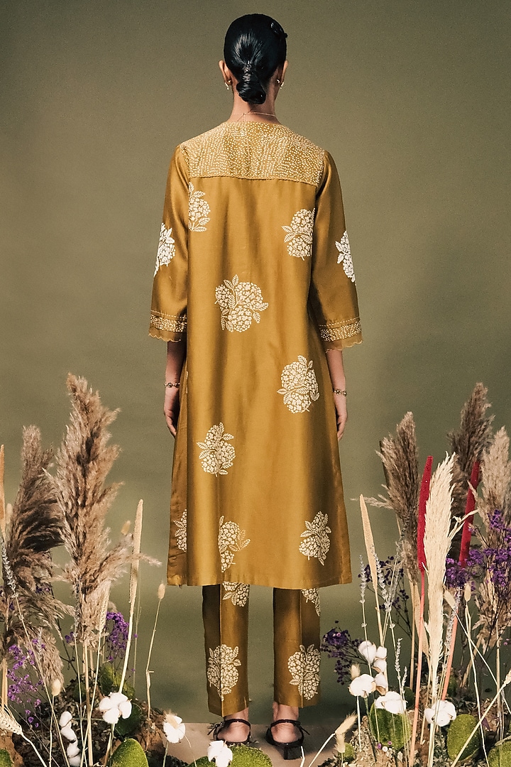 Moss Green Silk Chanderi Printed & Embroidered Tunic Set by Arcvsh by Pallavi Singh at Pernia's Pop Up Shop