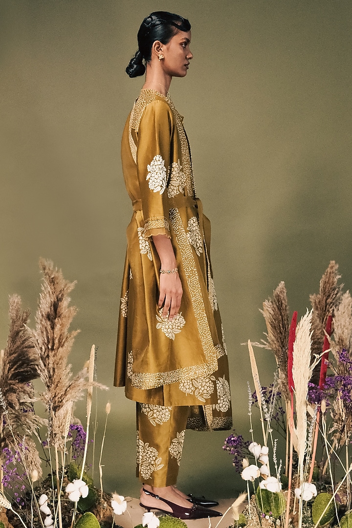 Moss Green Silk Chanderi Printed & Embroidered Tunic Set by Arcvsh by Pallavi Singh at Pernia's Pop Up Shop