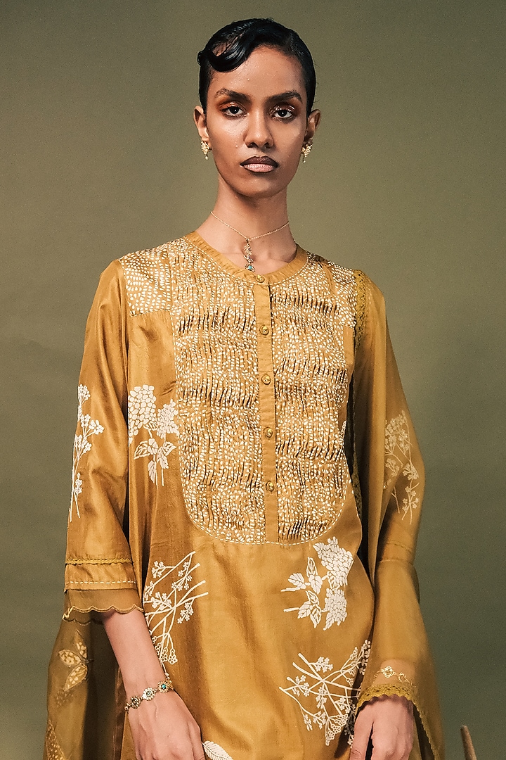 Moss Green Mulberry Silk Printed & Embroidered Tunic Set by Arcvsh by Pallavi Singh at Pernia's Pop Up Shop
