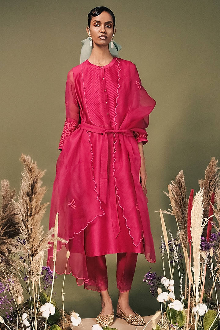 Fuchsia Silk Chanderi Dori Embroidered Tunic Set by Arcvsh by Pallavi Singh at Pernia's Pop Up Shop