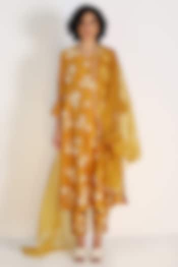 Ochre Yellow Silk Chanderi Printed & Embroidered Tunic Set by Arcvsh by Pallavi Singh at Pernia's Pop Up Shop