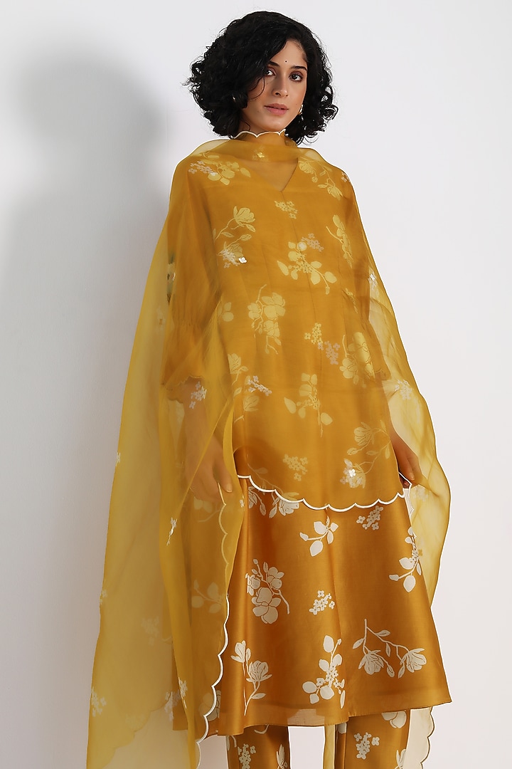 Ochre Yellow Silk Chanderi Printed & Embroidered Tunic Set by Arcvsh by Pallavi Singh at Pernia's Pop Up Shop