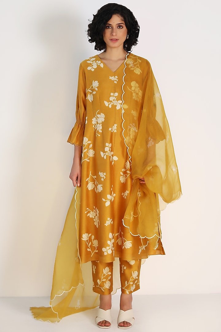 Ochre Yellow Silk Chanderi Printed & Embroidered Tunic Set by Arcvsh by Pallavi Singh at Pernia's Pop Up Shop