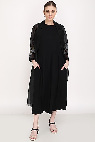 Black Embroidered Jacket Set by Arcvsh by Pallavi Singh