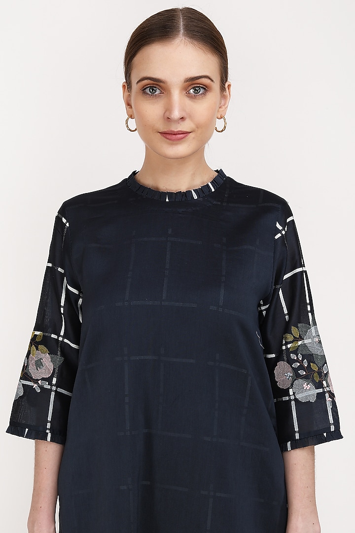 Indigo Printed Tunic Set by Arcvsh by Pallavi Singh at Pernia's Pop Up Shop