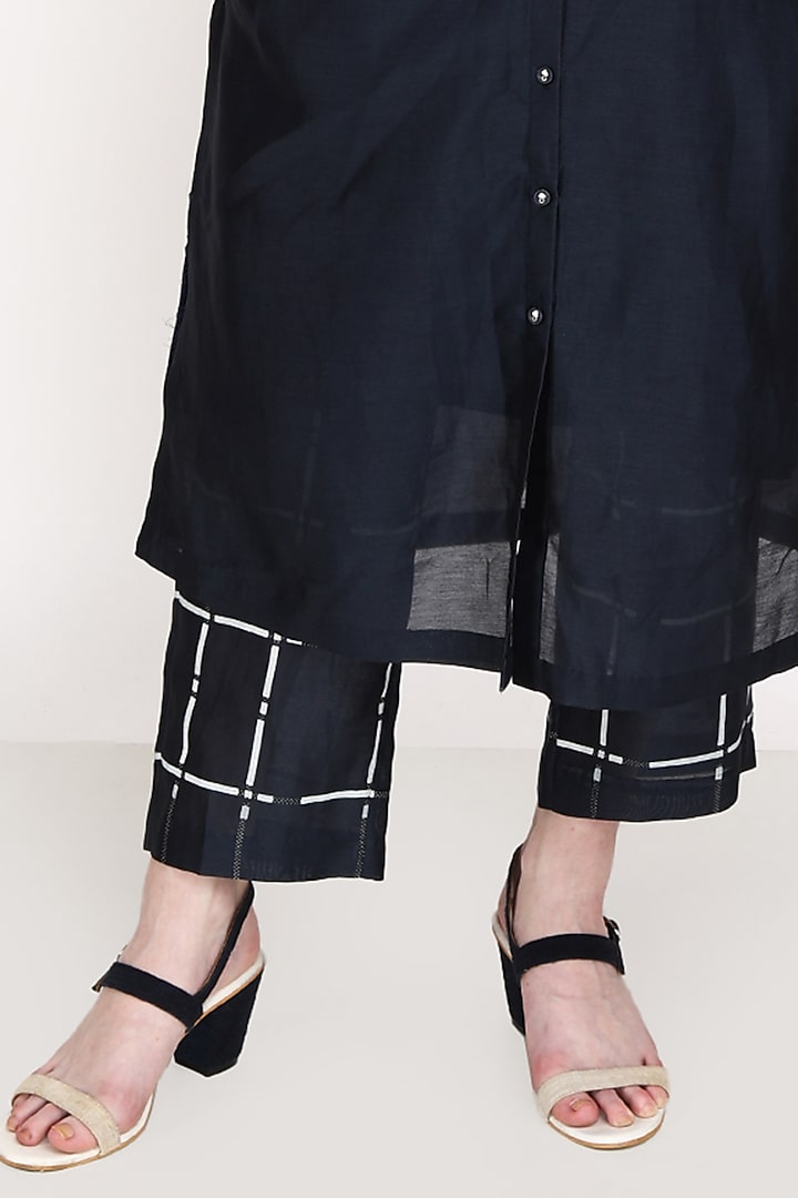 Indigo Embroidered Kurta Set by Arcvsh by Pallavi Singh at Pernia's Pop Up Shop