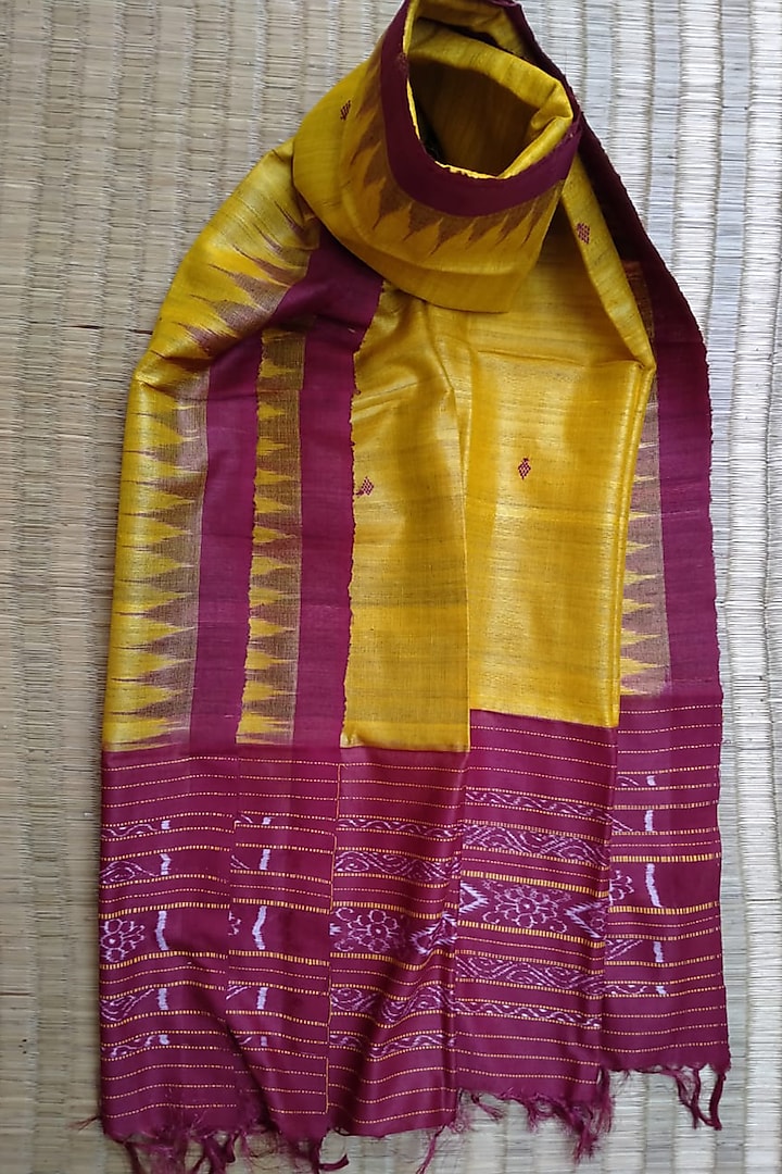 Yellow Handwoven Tie-Dye Dupatta by Abhiram Das