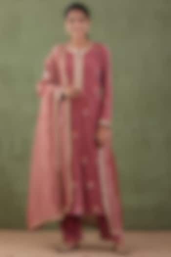 Old Rose Pink Embroidered Kurta Set by Abbaran at Pernia's Pop Up Shop