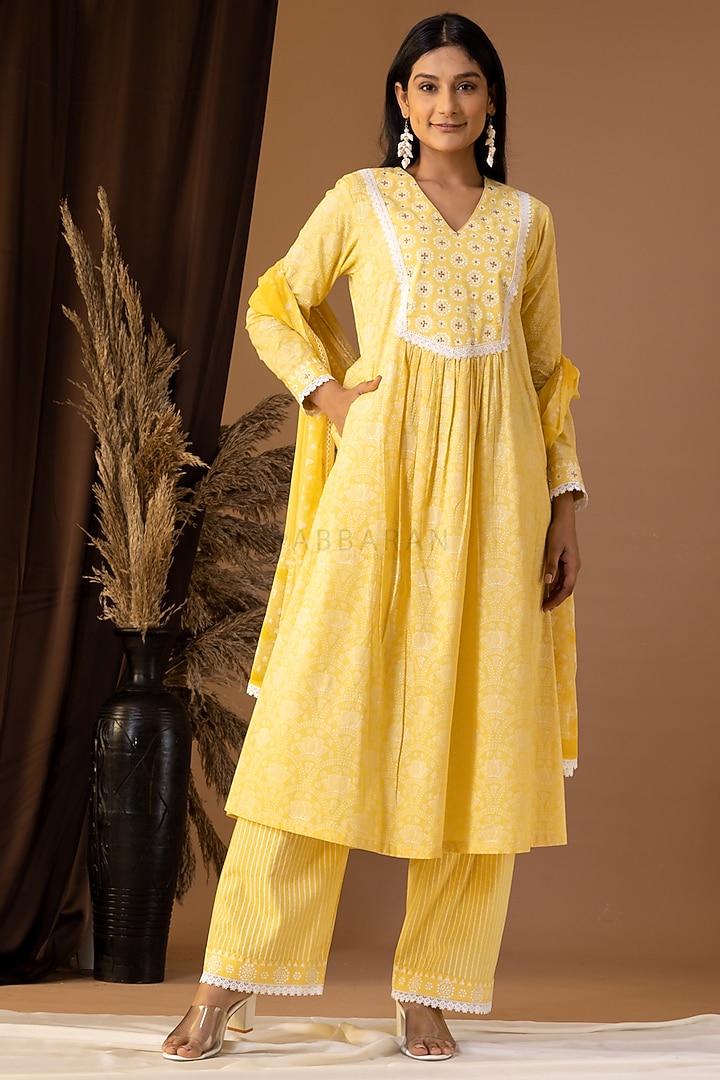 Yellow Khadi Printed Kurta Set by Abbaran at Pernia's Pop Up Shop