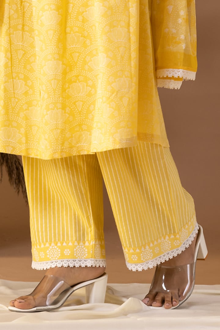 Yellow Khadi Printed Kurta Set by Abbaran at Pernia's Pop Up Shop