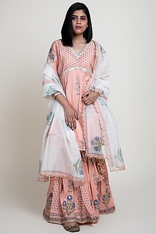 Peach Chanderi Straight Kurta Set by Abbaran