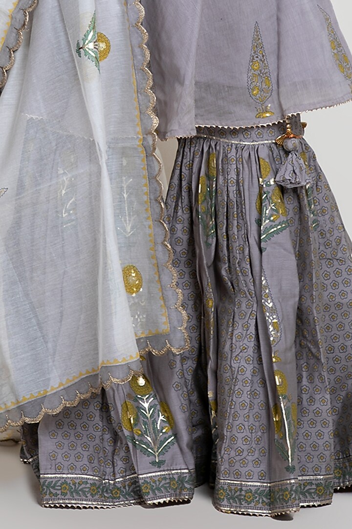 Grey Foil Printed Kurta Set by Abbaran at Pernia's Pop Up Shop