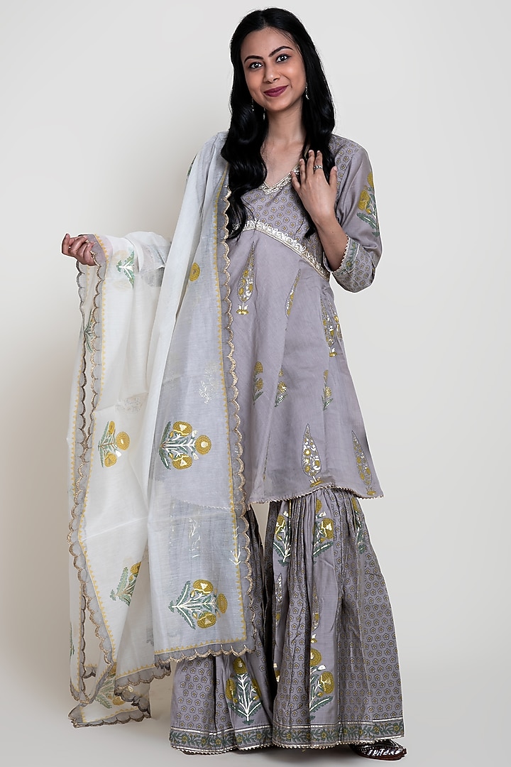 Grey Foil Printed Kurta Set by Abbaran at Pernia's Pop Up Shop