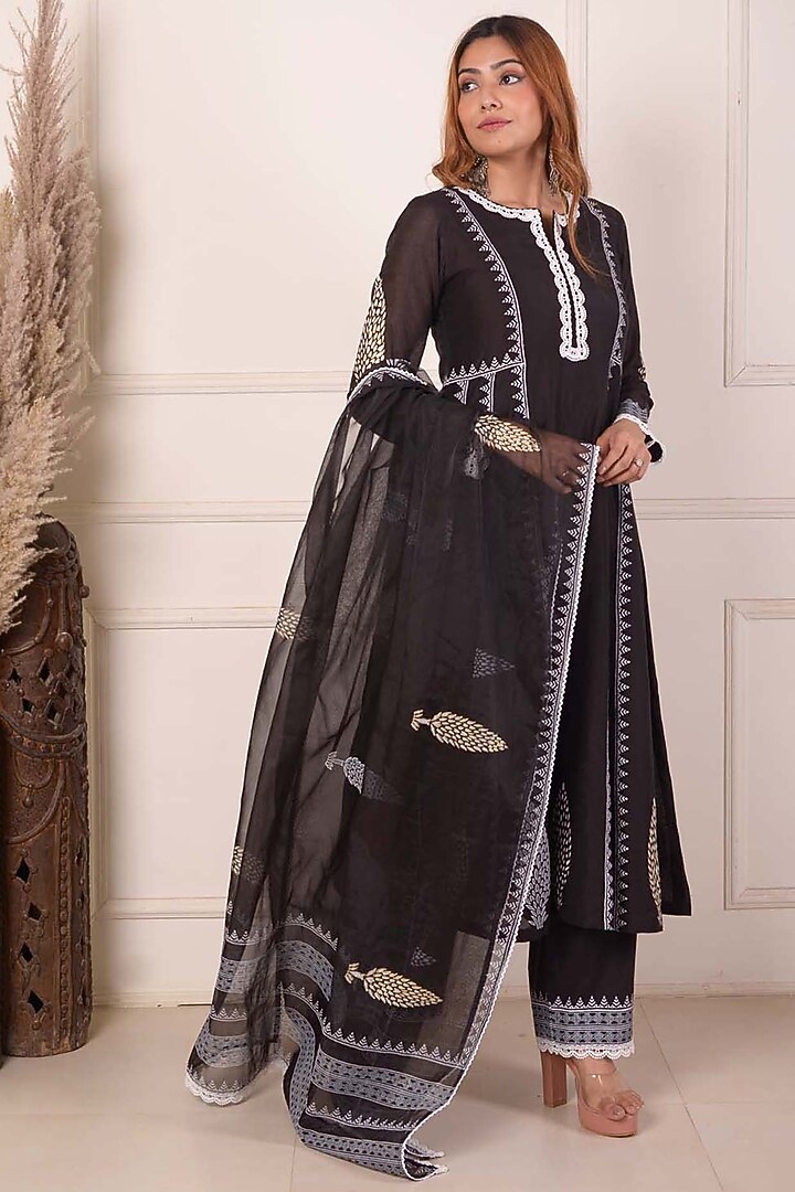 Black Chanderi Embroidered & Printed Anarkali Set by Abbaran at Pernia's Pop Up Shop