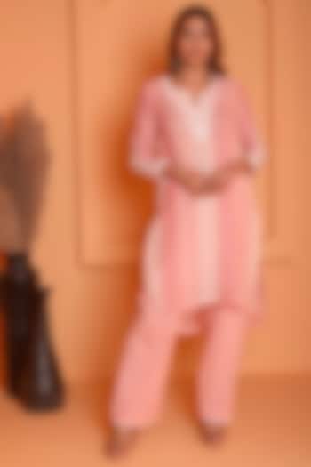 Pink Linen Embroidered Kurta Set by Abbaran at Pernia's Pop Up Shop