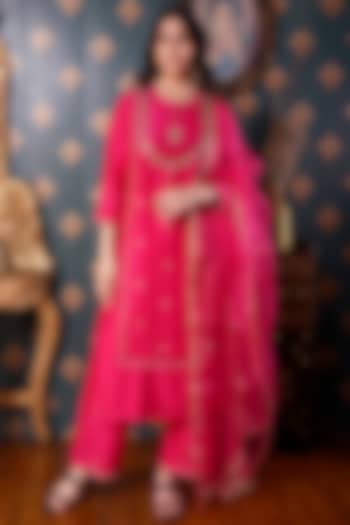 Rani Hand Embroidered Kurta Set by Abbaran at Pernia's Pop Up Shop