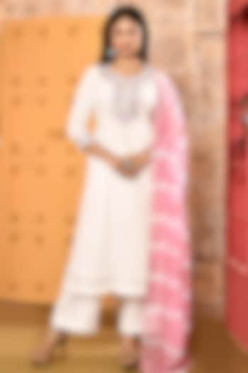 Ivory Chanderi Aari Embroidered A-Line Kurta Set by Abbaran at Pernia's Pop Up Shop