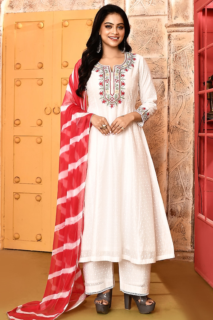 Ivory Chanderi Aari Embroidered A-Line Kurta Set by Abbaran at Pernia's Pop Up Shop