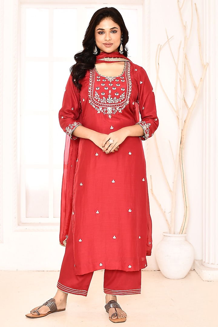 Red Cotton Silk Hand Embroidered Straight Kurta Set by Abbaran at Pernia's Pop Up Shop