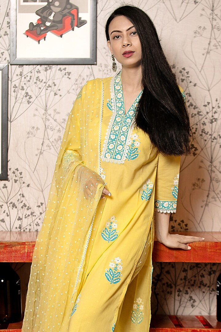 Yellow Hand Block Printed Straight Kurta Set by Abbaran at Pernia's Pop Up Shop