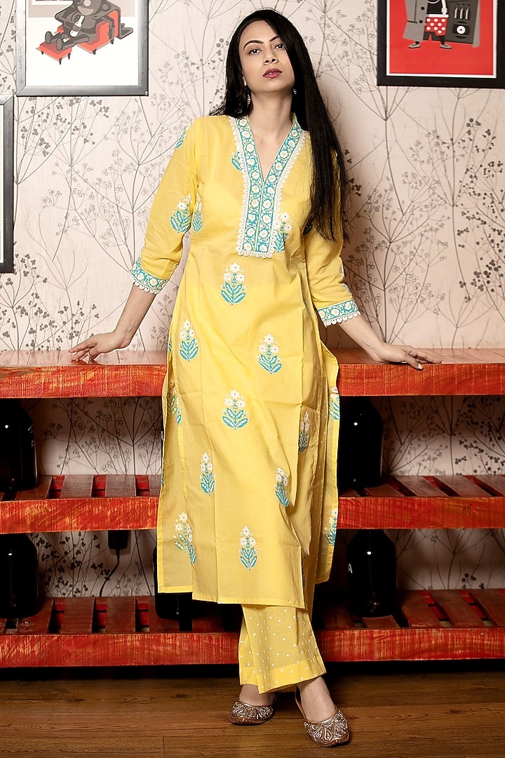 Yellow Hand Block Printed Straight Kurta Set by Abbaran at Pernia's Pop Up Shop