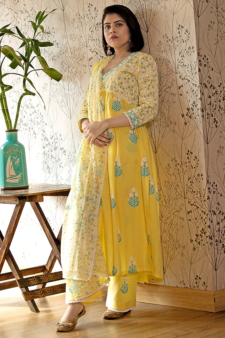 Yellow Hand Block Printed Gathered Kurta Set by Abbaran at Pernia's Pop Up Shop