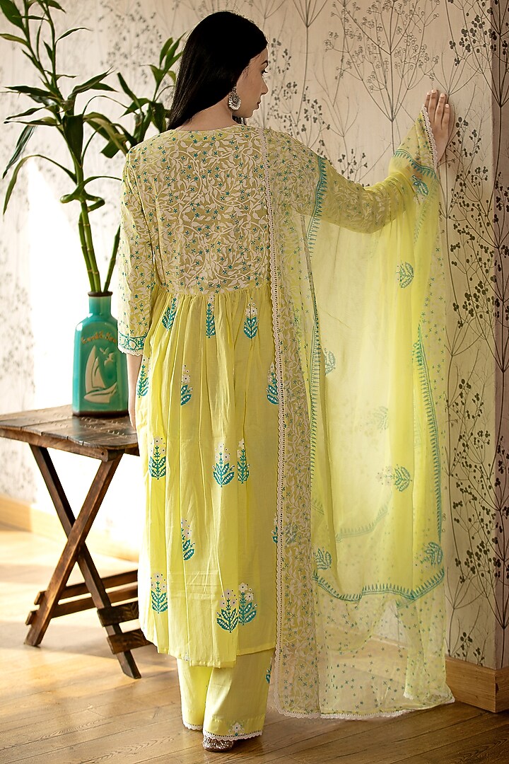 Lemon Hand Block Printed Gathered Kurta Set by Abbaran at Pernia's Pop Up Shop