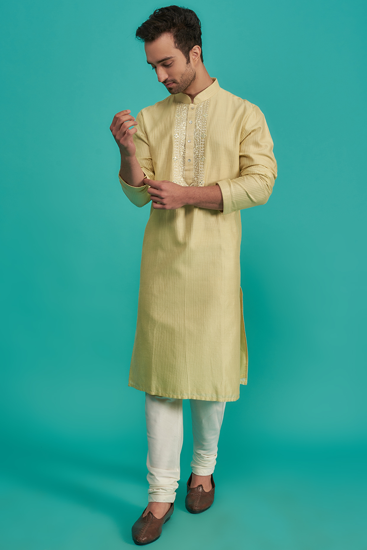 Gold Chanderi Silk Embroidered Kurta Set by AUGUST by Swati Akash Jhunjhunwala