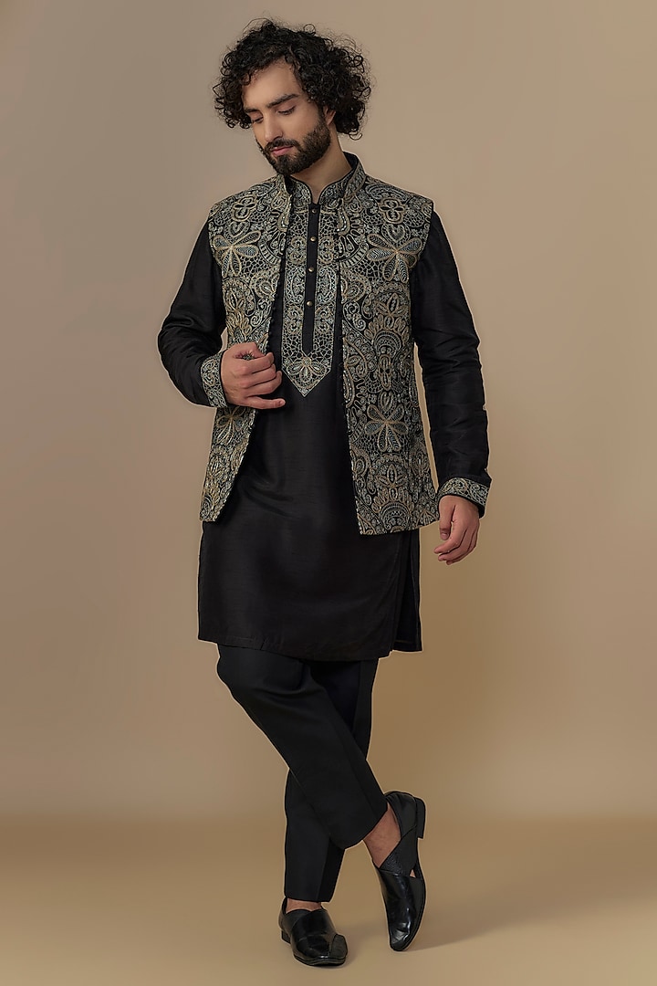 Black Blended Dupion Zari Embroidered Bundi Jacket Set by AUGUST by Swati Akash Jhunjhunwala at Pernia's Pop Up Shop