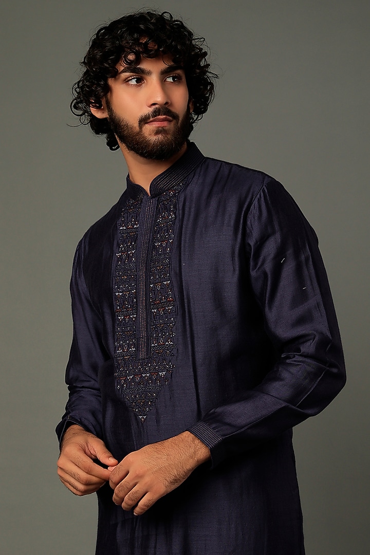 Midnight Blue Silk Resham Embroidered Kurta Set by AUGUST by Swati Akash Jhunjhunwala at Pernia's Pop Up Shop