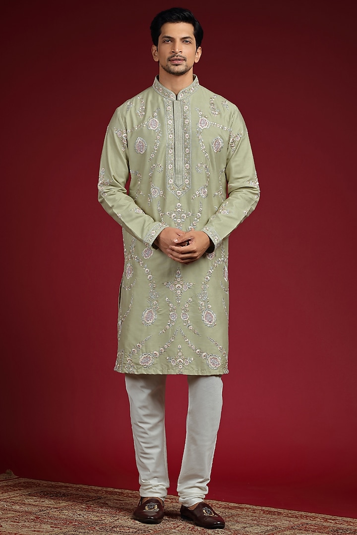 Pistachio Green Silk Blend Floral Embroidered Kurta Set by AUGUST by Swati Akash Jhunjhunwala