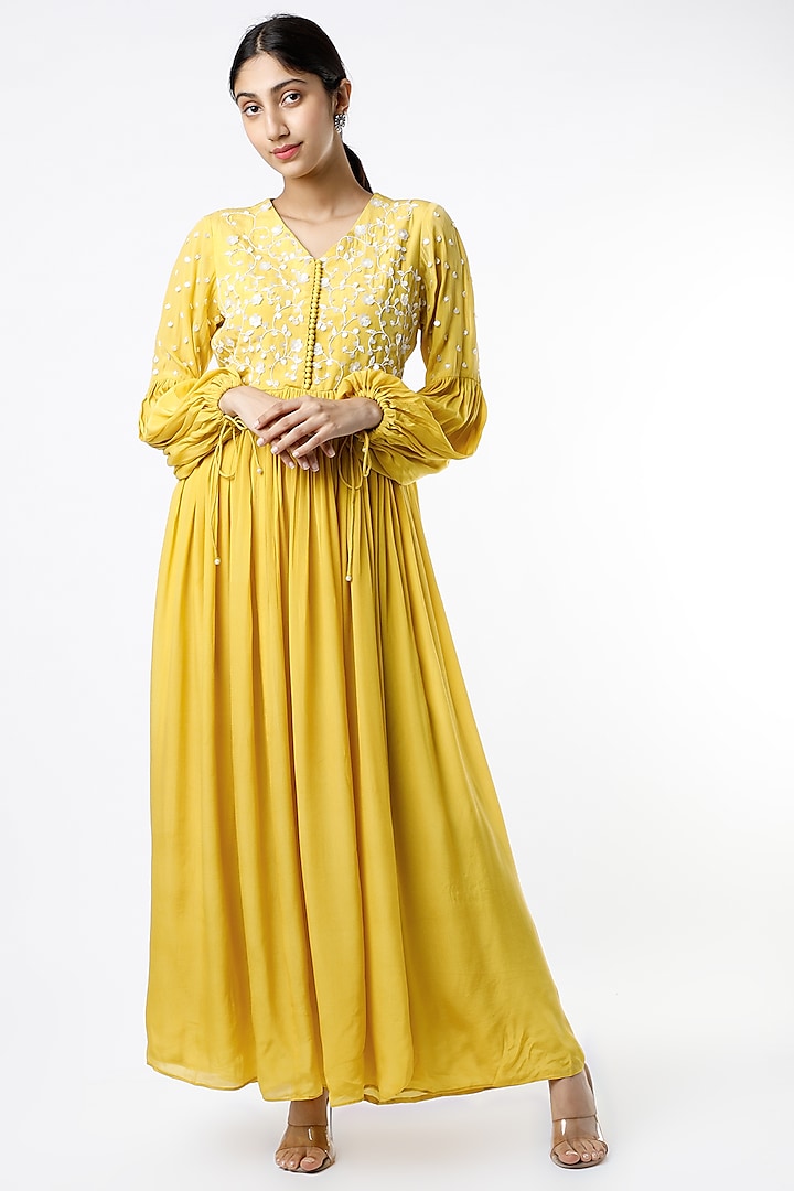 Yellow Kurta Set With Cutdana Work by Adara By Sheytal at Pernia's Pop Up Shop