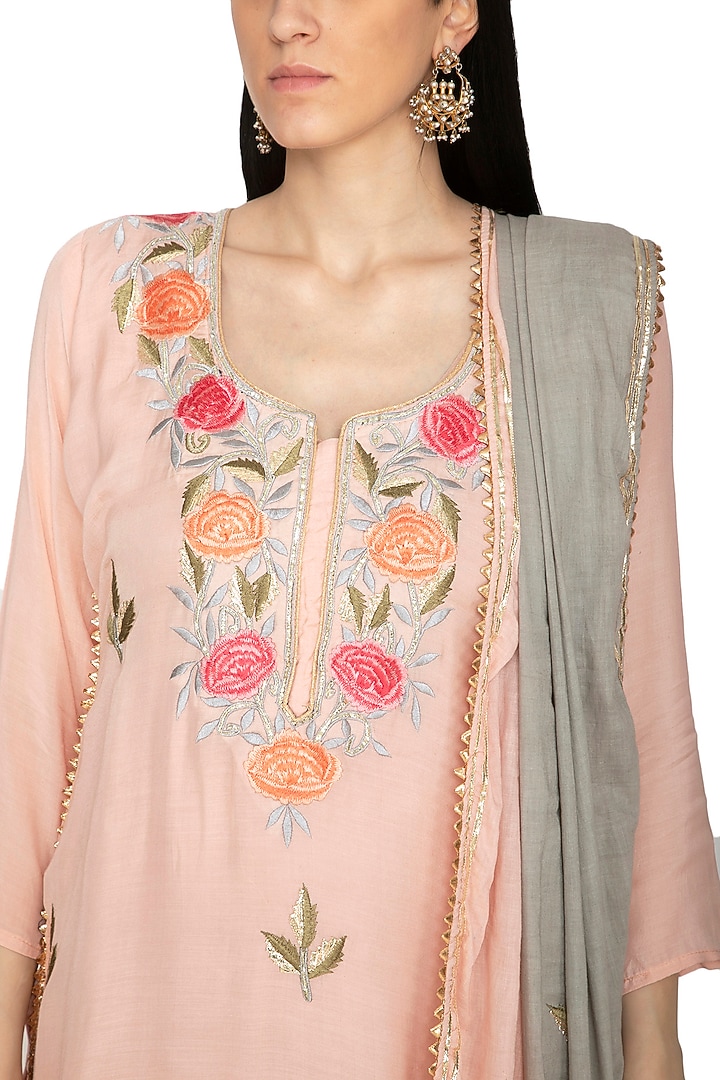 Peach Floral Resham Kurta Set by Abhi Singh at Pernia's Pop Up Shop