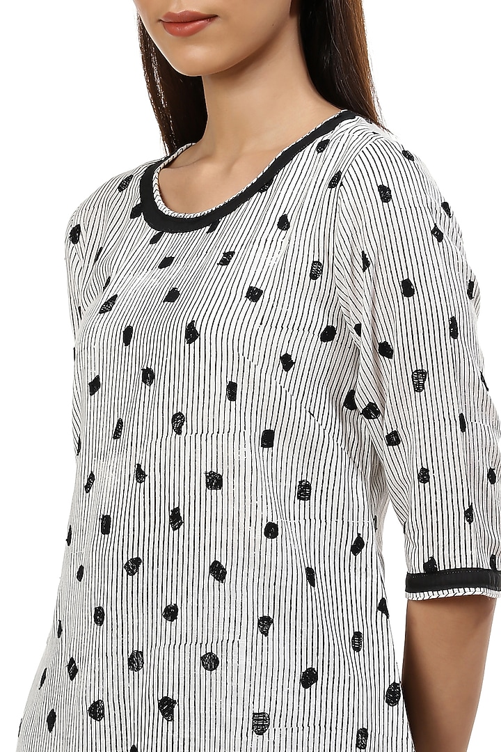 Black & White Hand Block Printed Kurta by Abraham & Thakore at Pernia's Pop Up Shop