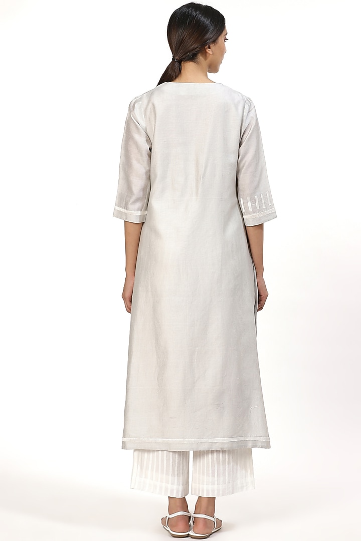 Ivory & Grey Embroidered Slim Kurta by Abraham & Thakore at Pernia's Pop Up Shop