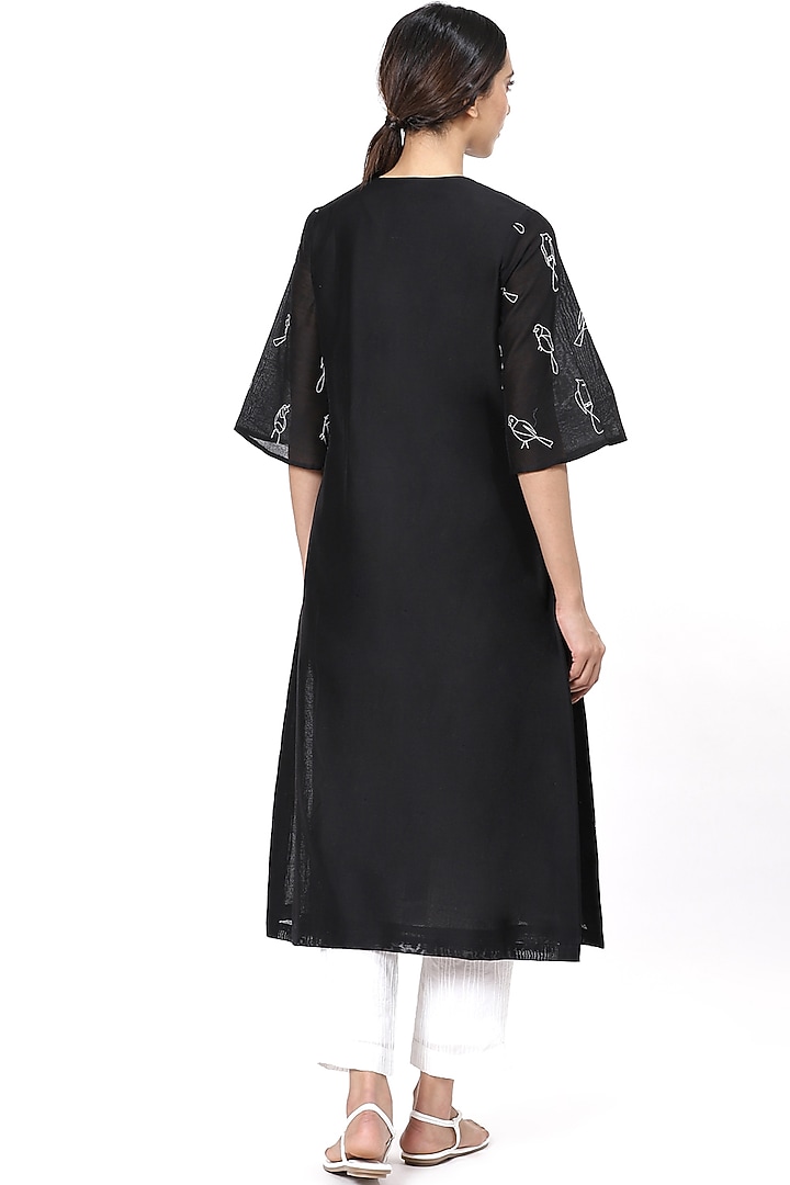 Black & White Hand Embroidered Kurta by Abraham & Thakore at Pernia's Pop Up Shop