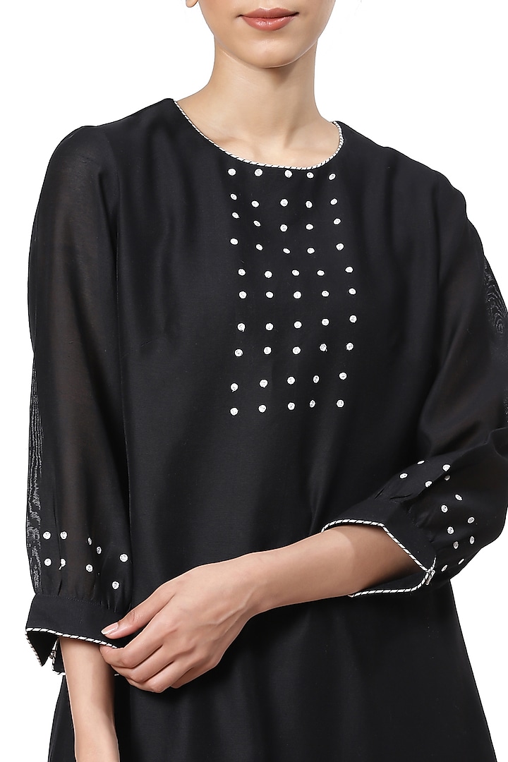 Black & White Embroidered Tunic by Abraham & Thakore at Pernia's Pop Up Shop