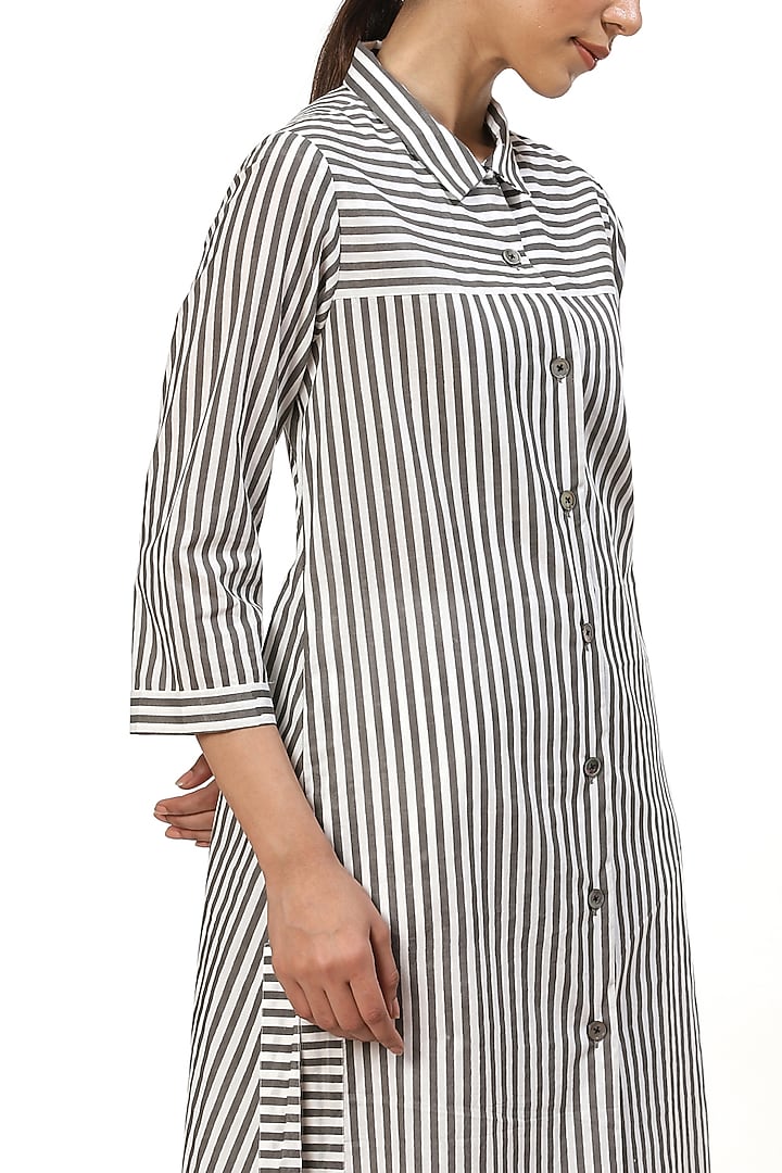 Ivory & Grey Block Printed Tunic by Abraham & Thakore at Pernia's Pop Up Shop