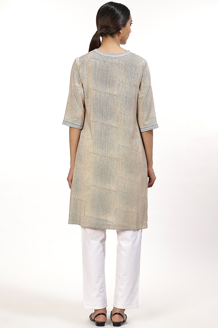 Black & Beige Embroidered & Printed Kurta by Abraham & Thakore at Pernia's Pop Up Shop