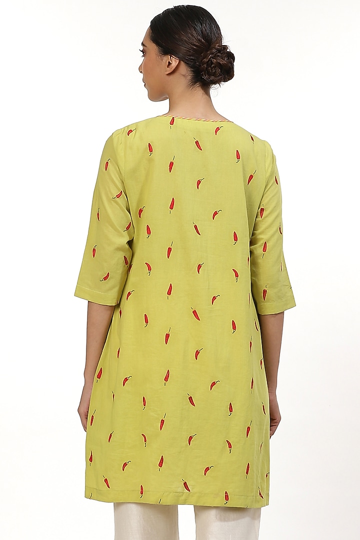 Lime Embroidered Kurta by Abraham & Thakore at Pernia's Pop Up Shop